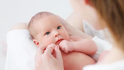 新生儿肚脐眼进水需要多长时间?新生儿肚脐眼碰到水是怎么回事?