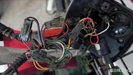 电瓶车霍尔在什么位置