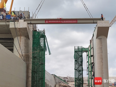 空心預(yù)制板施工工藝（張拉機(jī)具制作,，鋼鉸線加工,，空心板安裝空心板安裝） 建筑消防設(shè)計 第4張