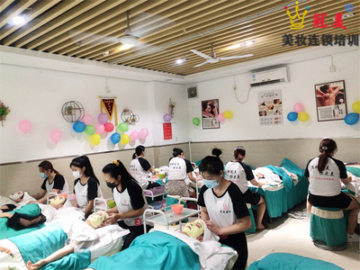 国内哪家美容学校好