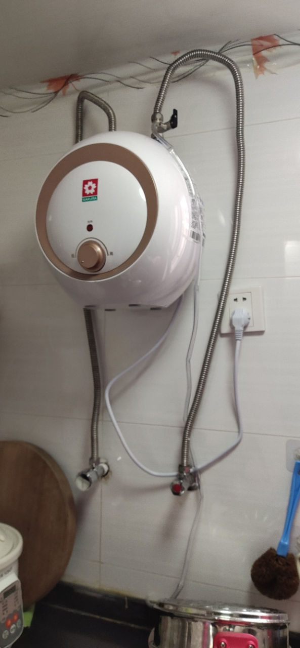 樱花燃气热水器厨房下放吗