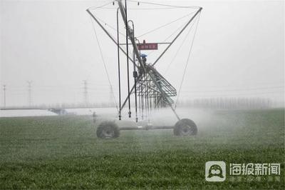 桁架式噴灌機(jī)（桁架式噴灌機(jī)在農(nóng)業(yè)生產(chǎn)中的應(yīng)用） 鋼結(jié)構(gòu)門式鋼架施工 第3張